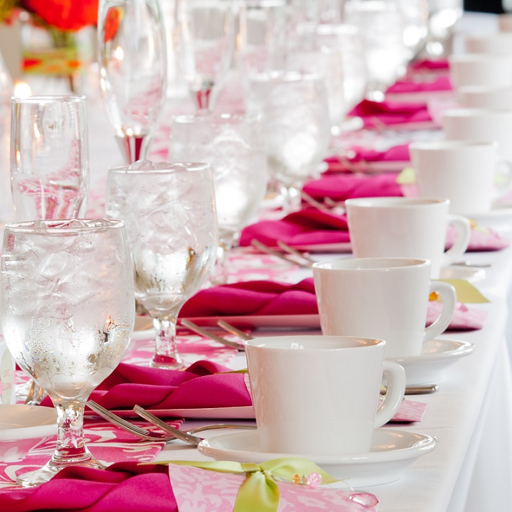 Beautiful Pink and White Wedding Table Arrangement